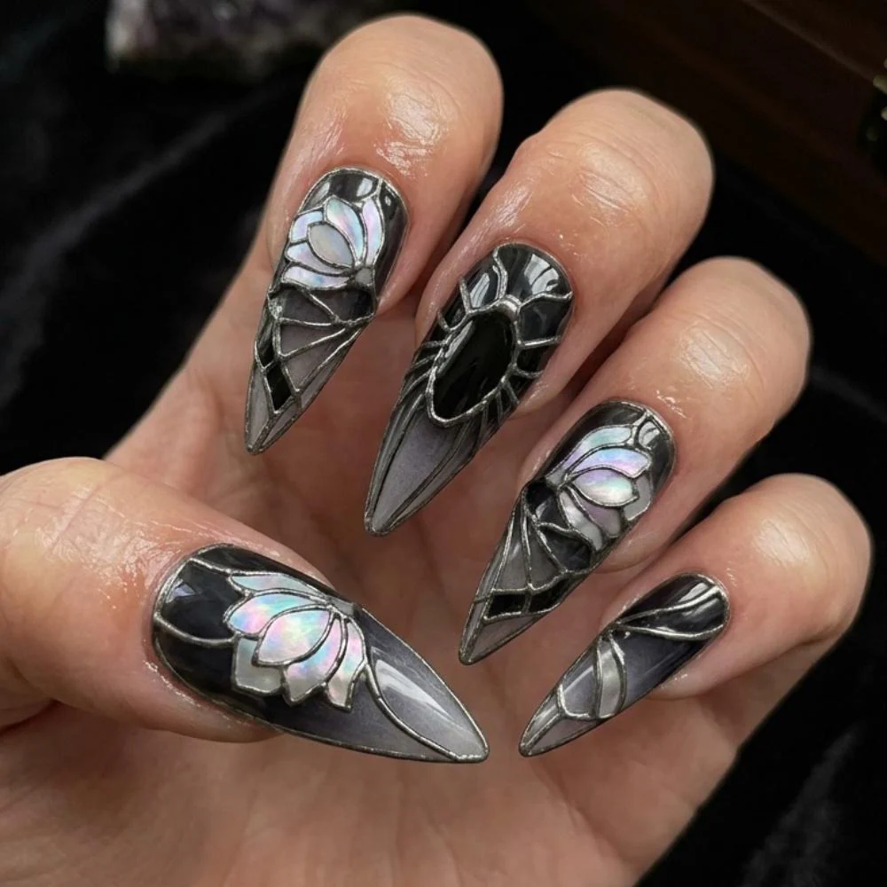 press on nails, custom press on nails, fake nails, Nails Art, stained glass nails, gold press on nails, 3d press on nails, luxury press on nails, handmade press on nails