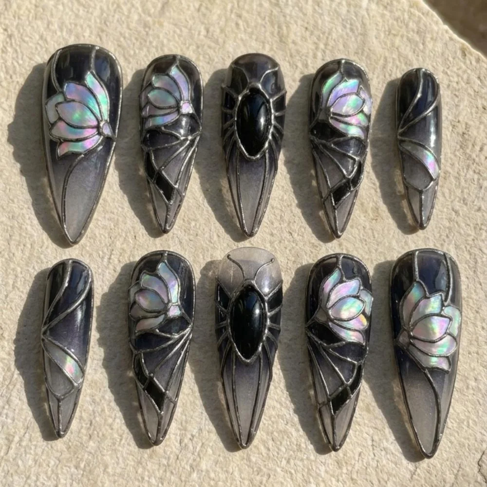 press on nails, custom press on nails, fake nails, Nails Art, stained glass nails, gold press on nails, 3d press on nails, luxury press on nails, handmade press on nails