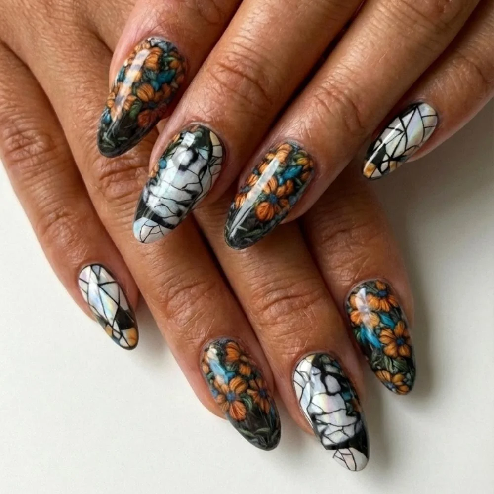 floral art nails, kintsugi nails, press on nails, custom press on nails, fake nails, Nails Art, stained glass nails, gold press on nails, 3d press on nails, luxury press on nails, handmade press on nails
