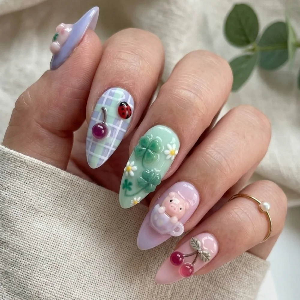 press on nails, custom press on nails, fake nails, Nails Art, stained glass nails, gold press on nails, 3d press on nails, luxury press on nails, handmade press on nails