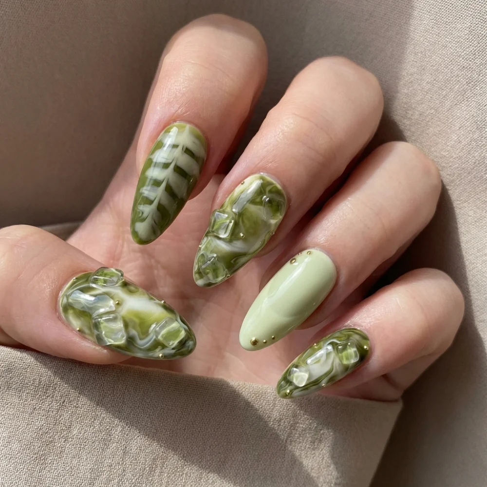 ice cube nails, 3D swirl nails, press on nails, custom press on nails, fake nails, Nails Art, stained glass nails, gold press on nails, 3d press on nails, luxury press on nails, handmade press on nails