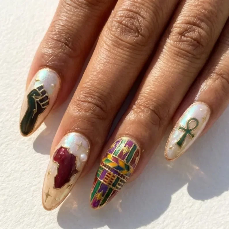 royal queen nails, hand painted nails, press on nails, custom press on nails, fake nails, Nails Art, stained glass nails, gold press on nails, 3d press on nails, luxury press on nails, handmade press on nails