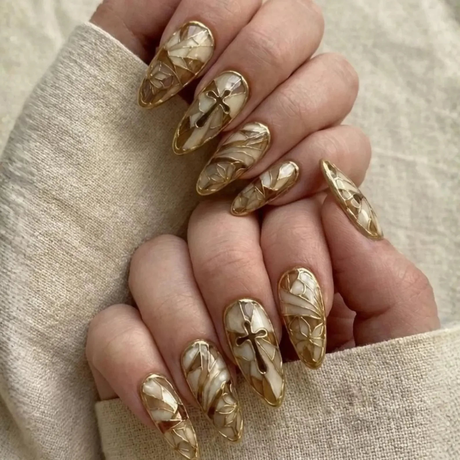 handpainted press on nails, stained glass nails, press on nails, custom press on nails, fake nails, Nails Art, gold press on nails, 3d press on nails, luxury press on nails, handmade press on nails