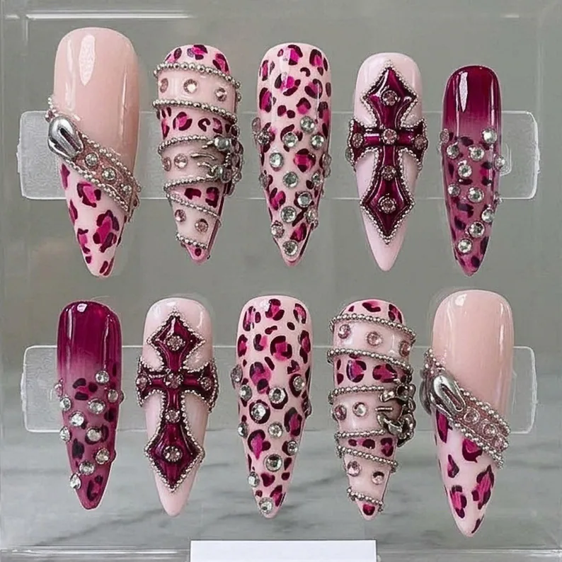 press on nails, custom press on nails, fake nails, Nails Art, stained glass nails, gold press on nails, 3d press on nails, luxury press on nails, handmade press on nails