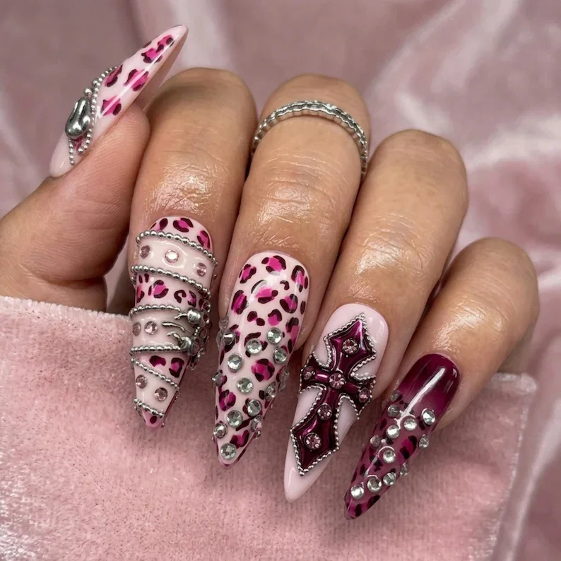 press on nails, custom press on nails, fake nails, Nails Art, stained glass nails, gold press on nails, 3d press on nails, luxury press on nails, handmade press on nails