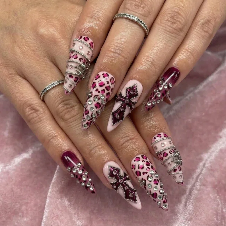 press on nails, custom press on nails, fake nails, Nails Art, stained glass nails, gold press on nails, 3d press on nails, luxury press on nails, handmade press on nails