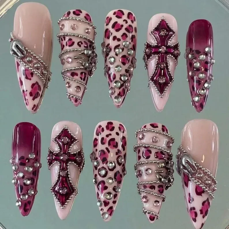 press on nails, custom press on nails, fake nails, Nails Art, stained glass nails, gold press on nails, 3d press on nails, luxury press on nails, handmade press on nails