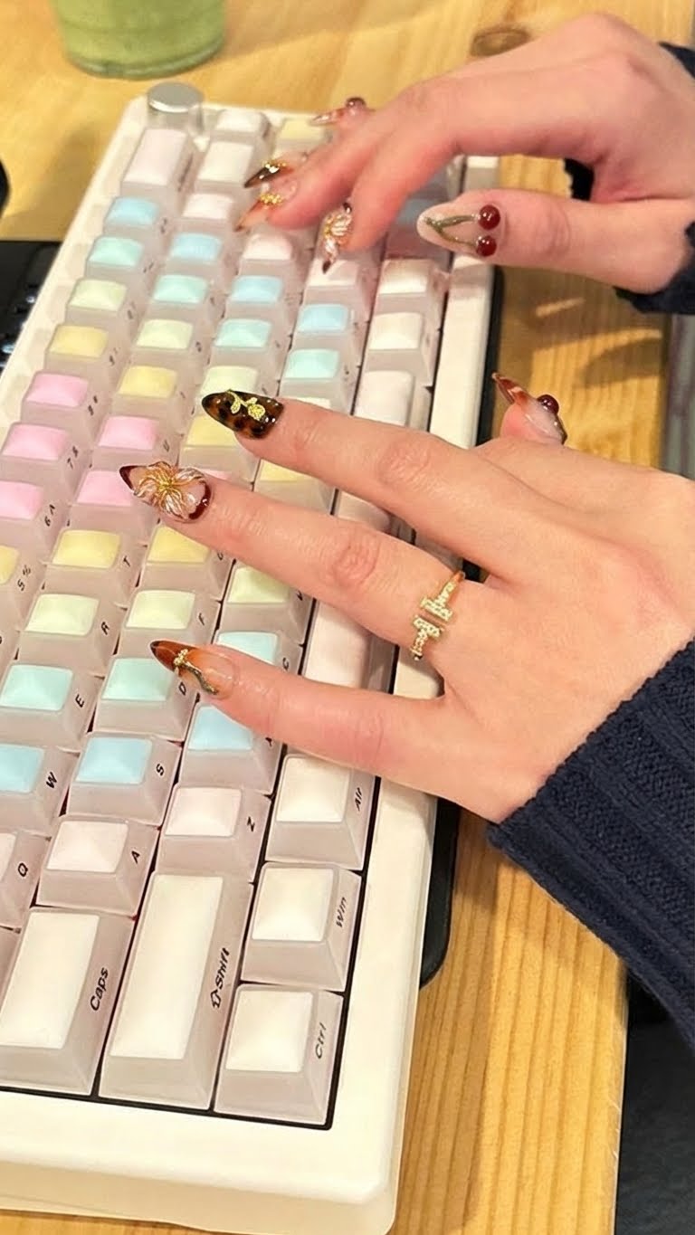 Elegant Floral Nail Art Set