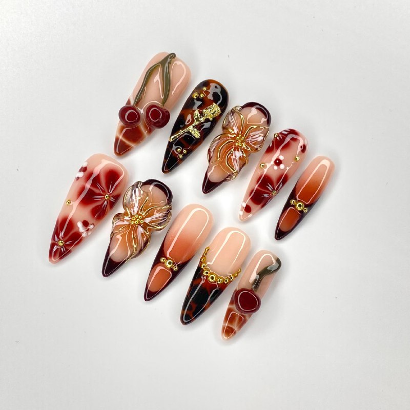 Elegant Floral Nail Art Set - Media 2