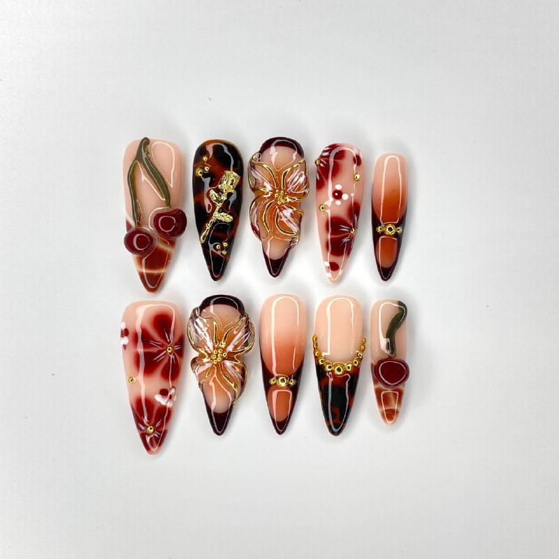 Elegant Floral Art Nail Set - Media 2