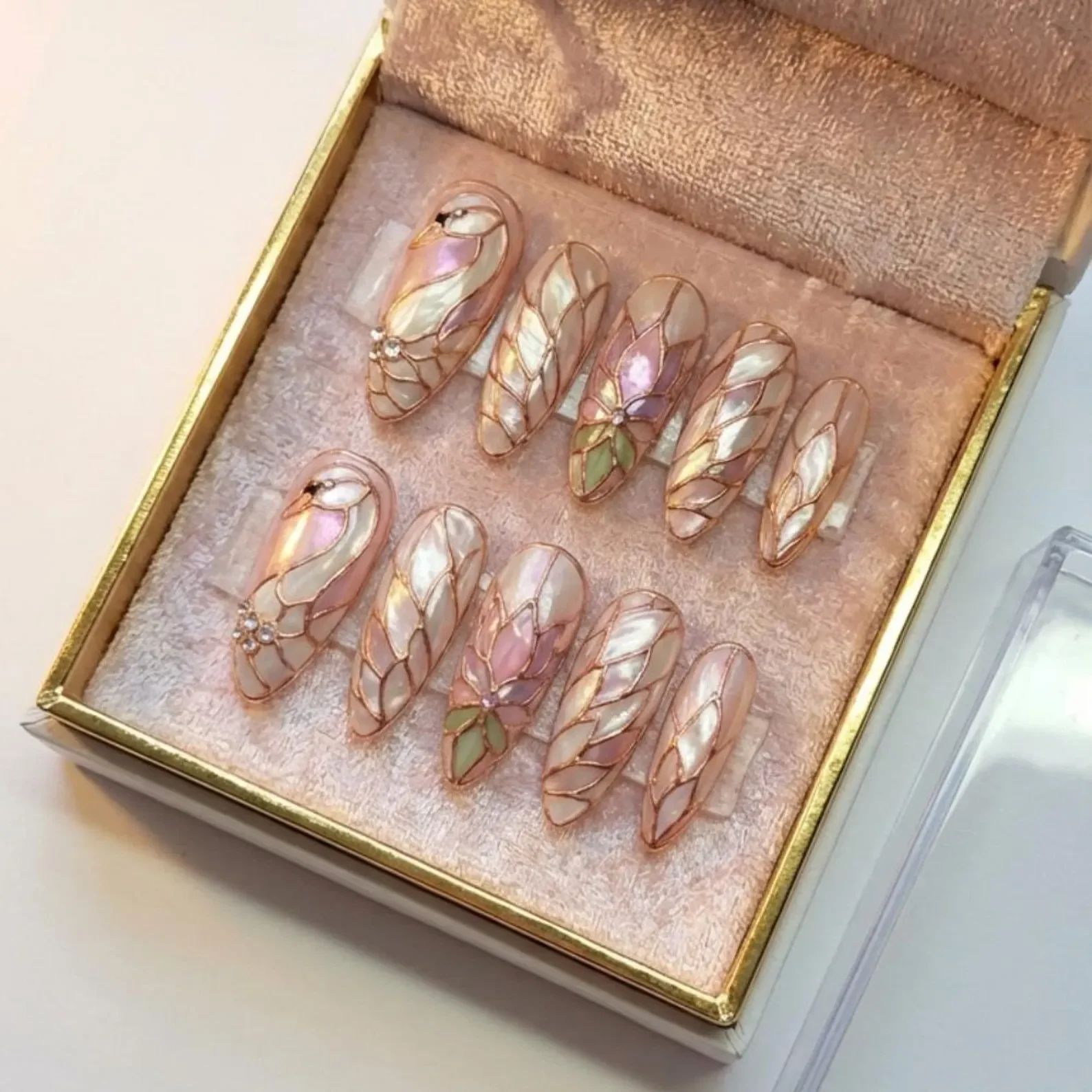 iridescent swan nails, press on nails, custom press on nails, fake nails, Nails Art, stained glass nails, gold press on nails, 3d press on nails, luxury press on nails, handmade press on nails