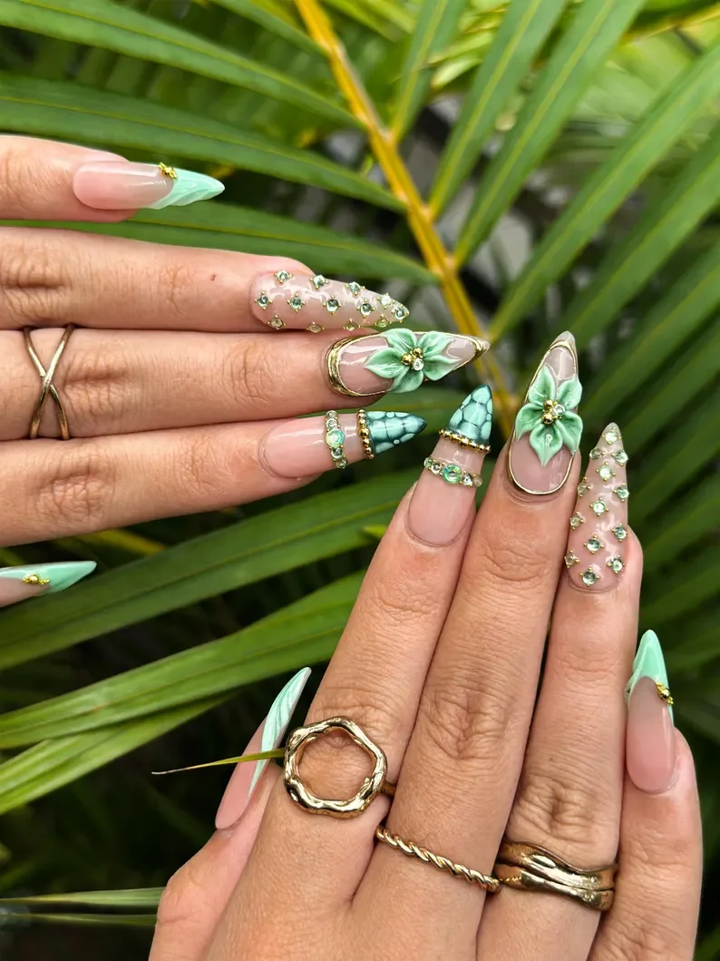press on nails, custom press on nails, fake nails, Nails Art, stained glass nails, gold press on nails, 3d press on nails, luxury press on nails, handmade press on nails