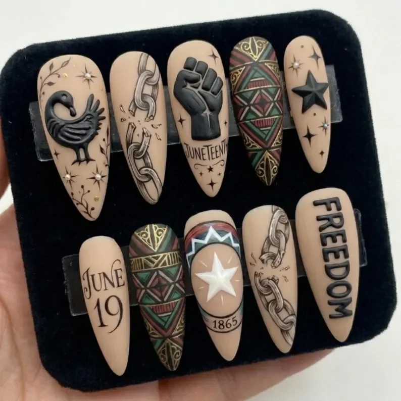 press on nails, custom press on nails, fake nails, Nails Art, stained glass nails, gold press on nails, 3d press on nails, luxury press on nails, handmade press on nails
