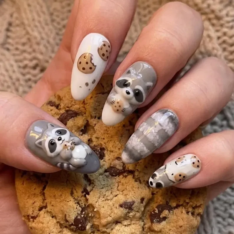 hand-painted nails, trash panda design, press on nails, custom press on nails, fake nails, Nails Art, stained glass nails, gold press on nails, 3d press on nails, luxury press on nails, handmade press on nails