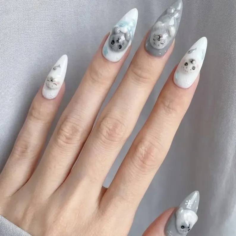 snowflake nail art, cute seal nails, press on nails, custom press on nails, fake nails, Nails Art, stained glass nails, gold press on nails, 3d press on nails, luxury press on nails, handmade press on nails