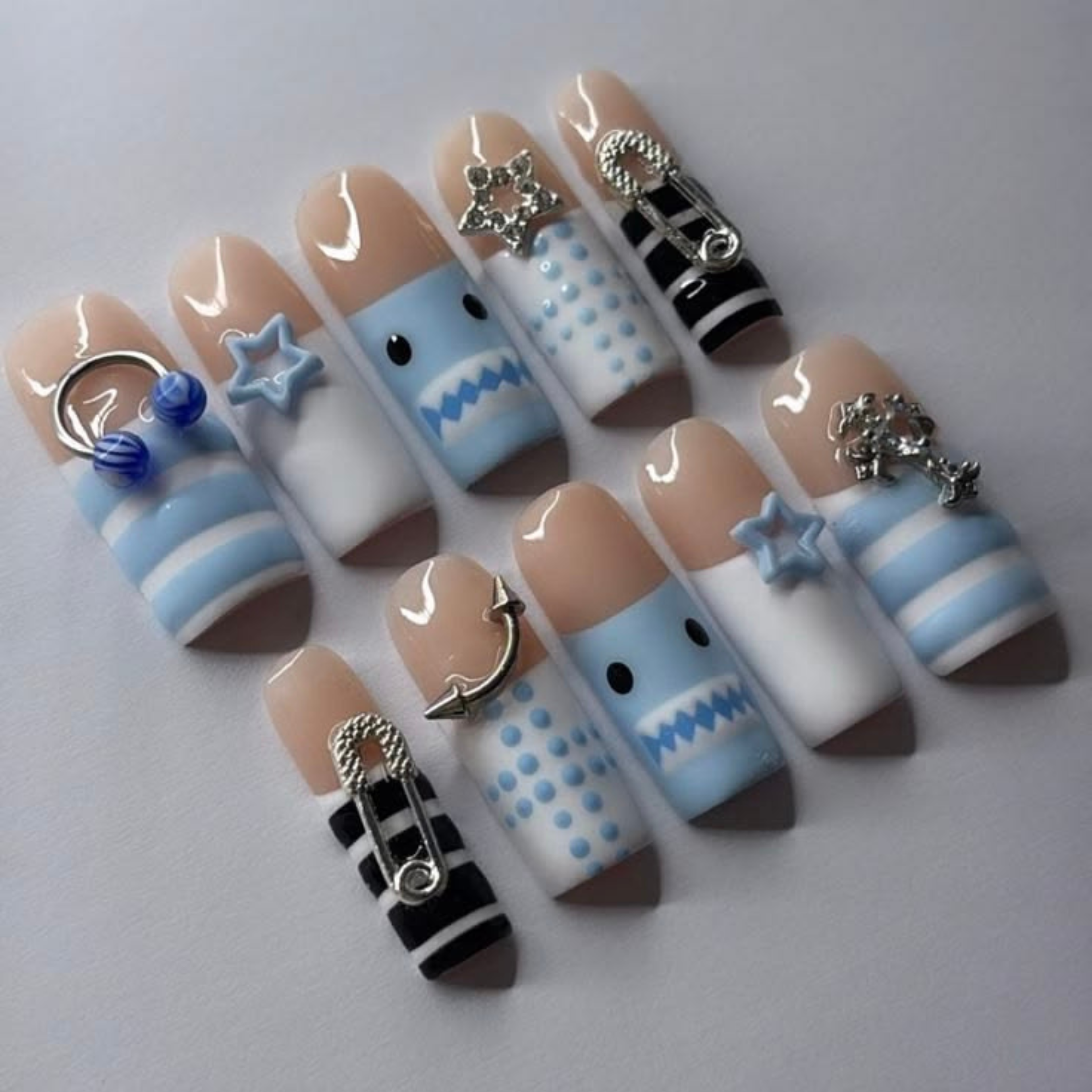 press on nails, custom press on nails, fake nails, Nails Art, stained glass nails, gold press on nails, 3d press on nails, luxury press on nails, handmade press on nails