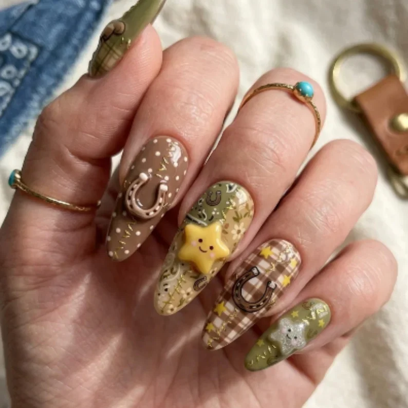 3D hand painted, press on nails, custom press on nails, fake nails, Nails Art, stained glass nails, gold press on nails, 3d press on nails, luxury press on nails, handmade press on nails