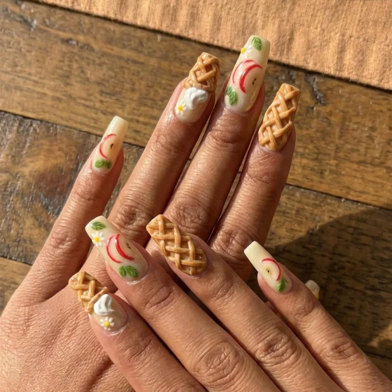 lattice apple pie, a la mode nails, press on nails, custom press on nails, fake nails, Nails Art, stained glass nails, gold press on nails, 3d press on nails, luxury press on nails, handmade press on nails