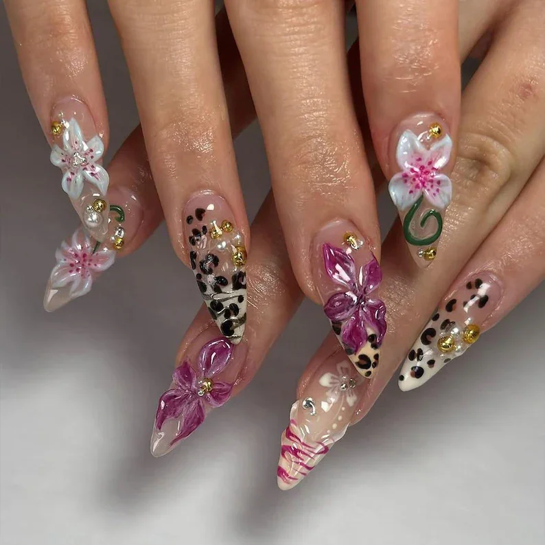 press on nails, custom press on nails, fake nails, Nails Art, stained glass nails, gold press on nails, 3d press on nails, luxury press on nails, handmade press on nails