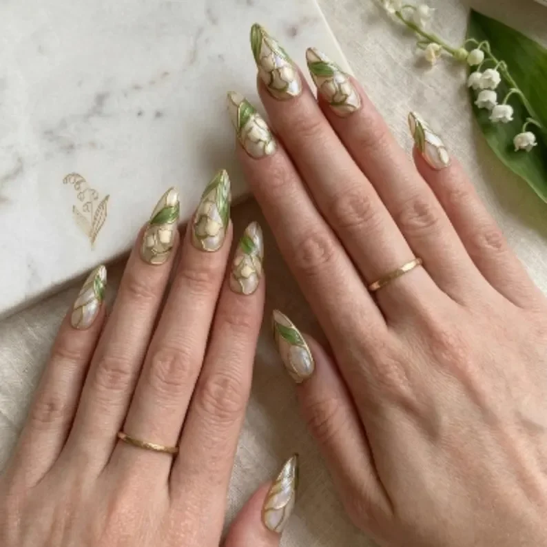 Glasswork Nails, Flower Press Ons, press on nails, custom press on nails, fake nails, Nails Art, stained glass nails, gold press on nails, 3d press on nails, luxury press on nails, handmade press on nails