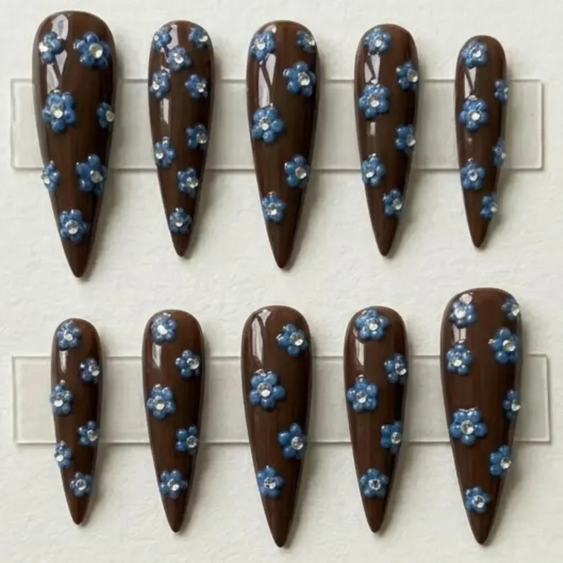 press on nails, custom press on nails, fake nails, Nails Art, stained glass nails, gold press on nails, 3d press on nails, luxury press on nails, handmade press on nails
