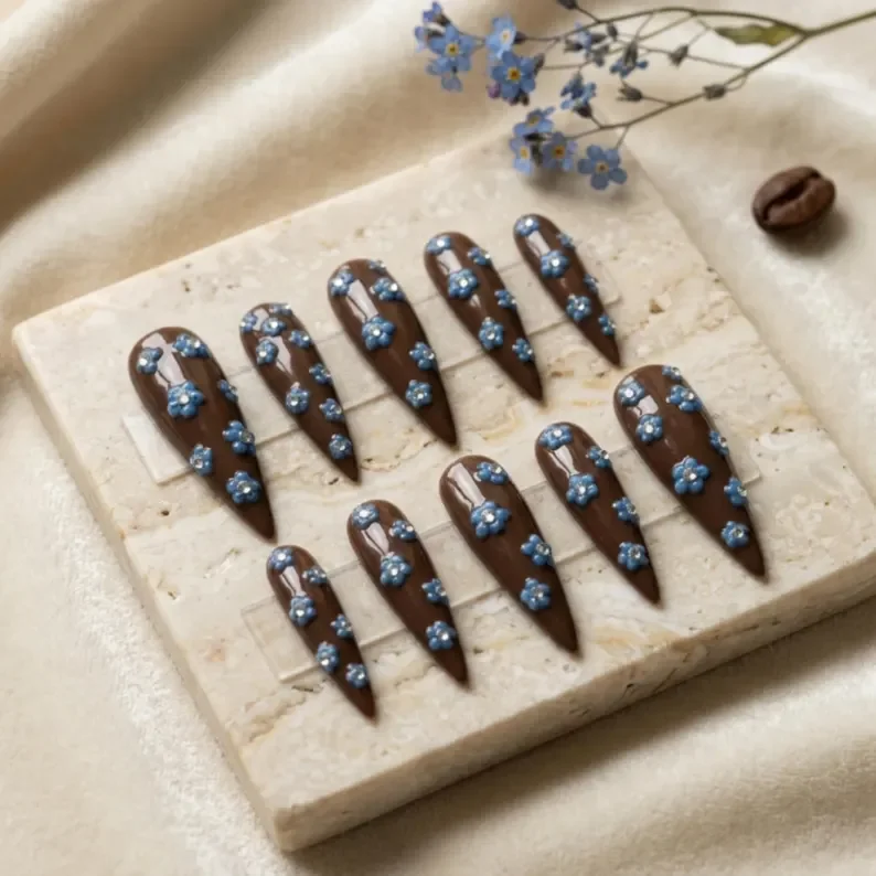 press on nails, custom press on nails, fake nails, Nails Art, stained glass nails, gold press on nails, 3d press on nails, luxury press on nails, handmade press on nails
