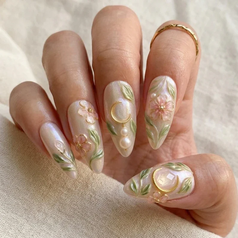 nail art, press on nails, custom press on nails, fake nails, Nails Art, stained glass nails, gold press on nails, 3d press on nails, luxury press on nails, handmade press on nails