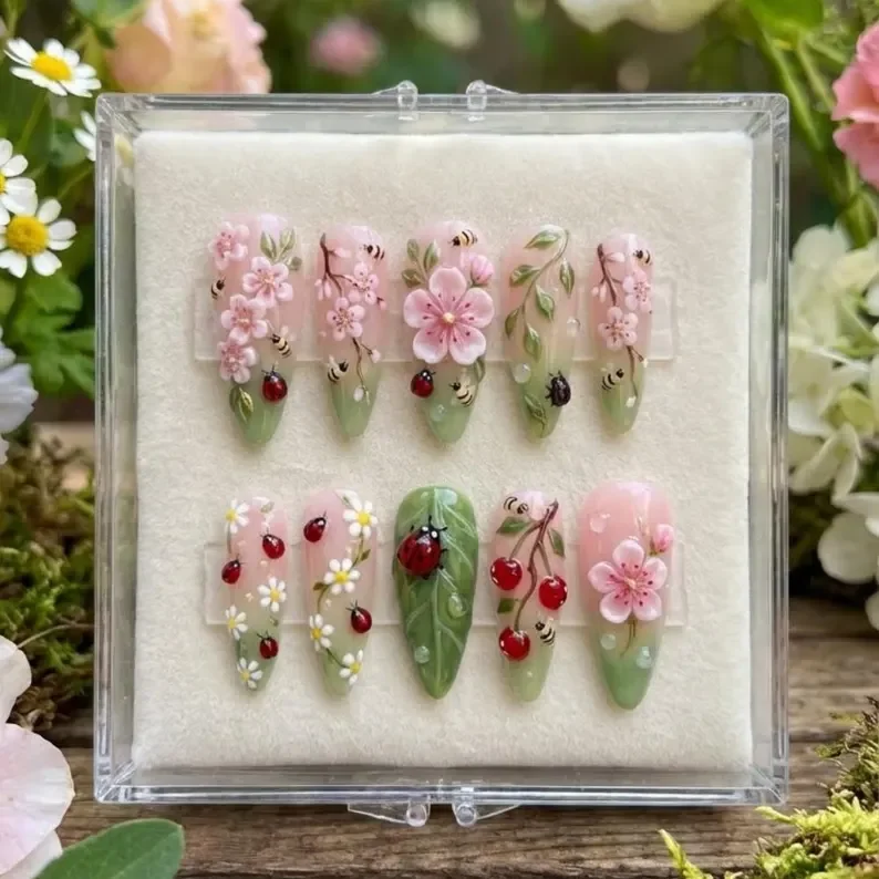 3D floral nails, press on nails, custom press on nails, fake nails, Nails Art, stained glass nails, gold press on nails, 3d press on nails, luxury press on nails, handmade press on nails