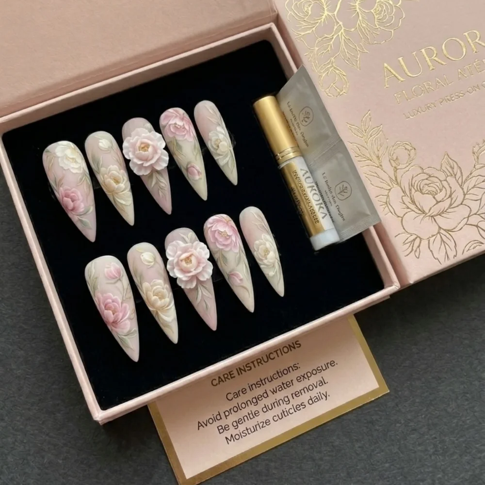 press on nails, custom press on nails, fake nails, Nails Art, stained glass nails, gold press on nails, 3d press on nails, luxury press on nails, handmade press on nails