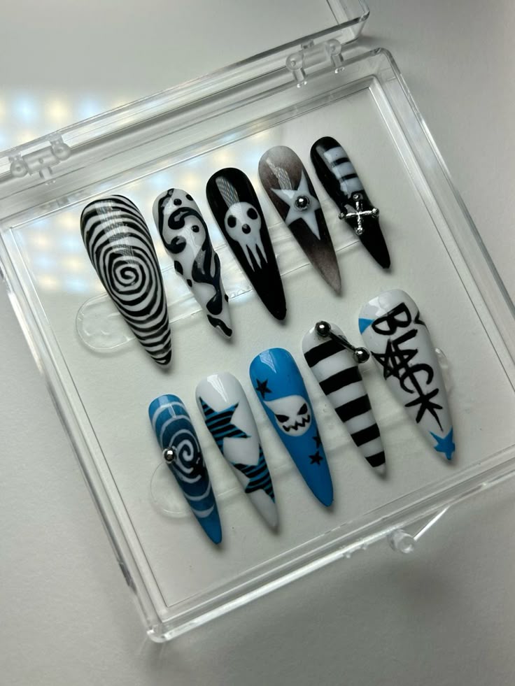 press on nails, custom press on nails, fake nails, Nails Art, stained glass nails, gold press on nails, 3d press on nails, luxury press on nails, handmade press on nails