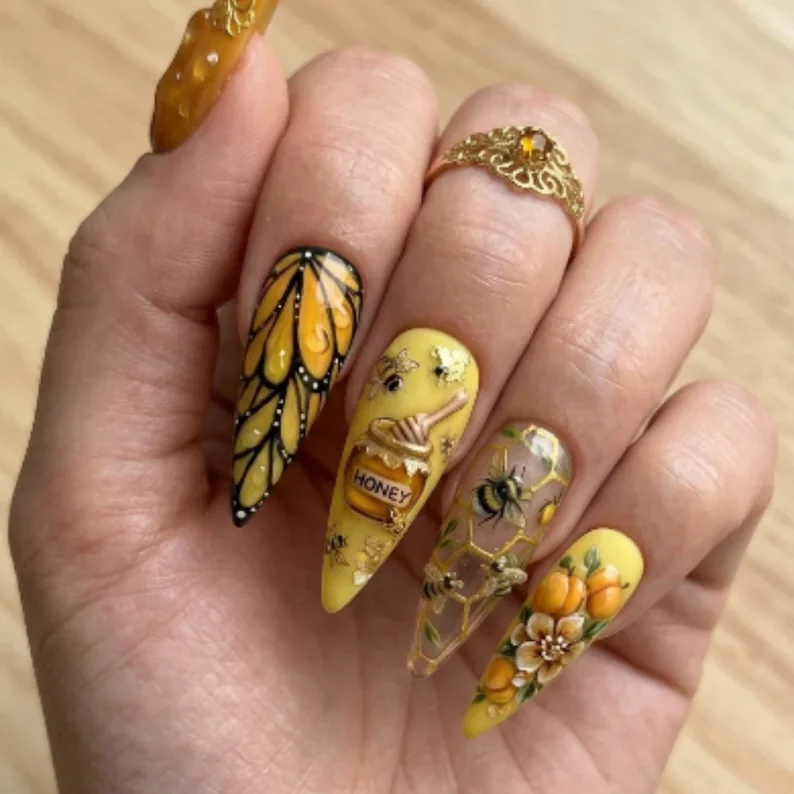 press on nails, custom press on nails, fake nails, Nails Art, stained glass nails, gold press on nails, 3d press on nails, luxury press on nails, handmade press on nails