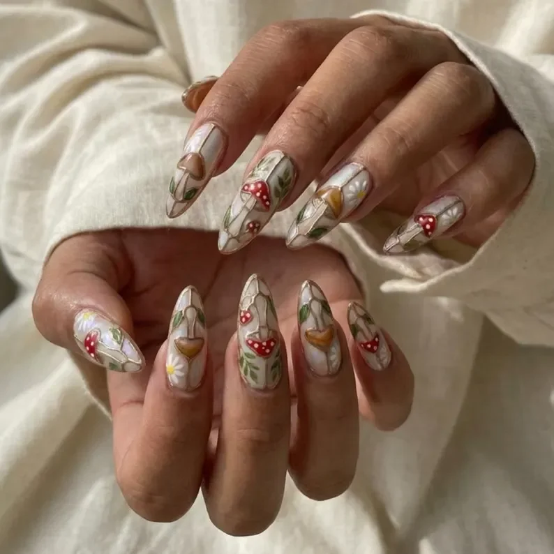 daisy nail art, iridescent nail art, press on nails, custom press on nails, fake nails, Nails Art, stained glass nails, gold press on nails, 3d press on nails, luxury press on nails, handmade press on nails