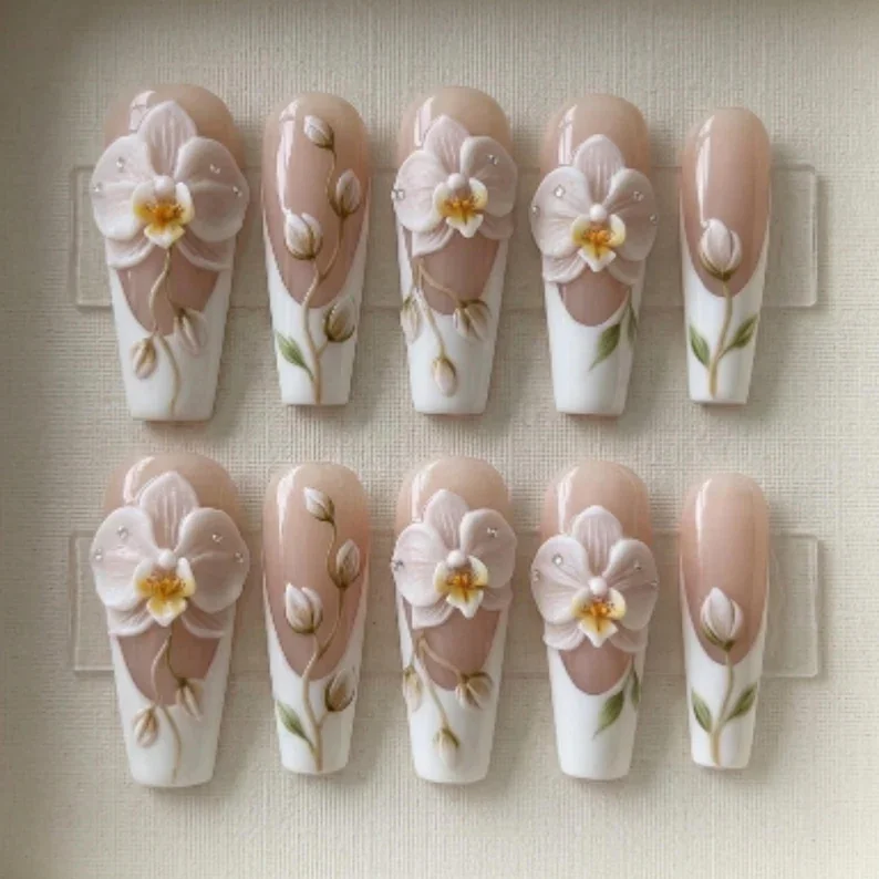 press on nails, elegant white, custom press on nails, fake nails, Nails Art, stained glass nails, gold press on nails, 3d press on nails, luxury press on nails, handmade press on nails