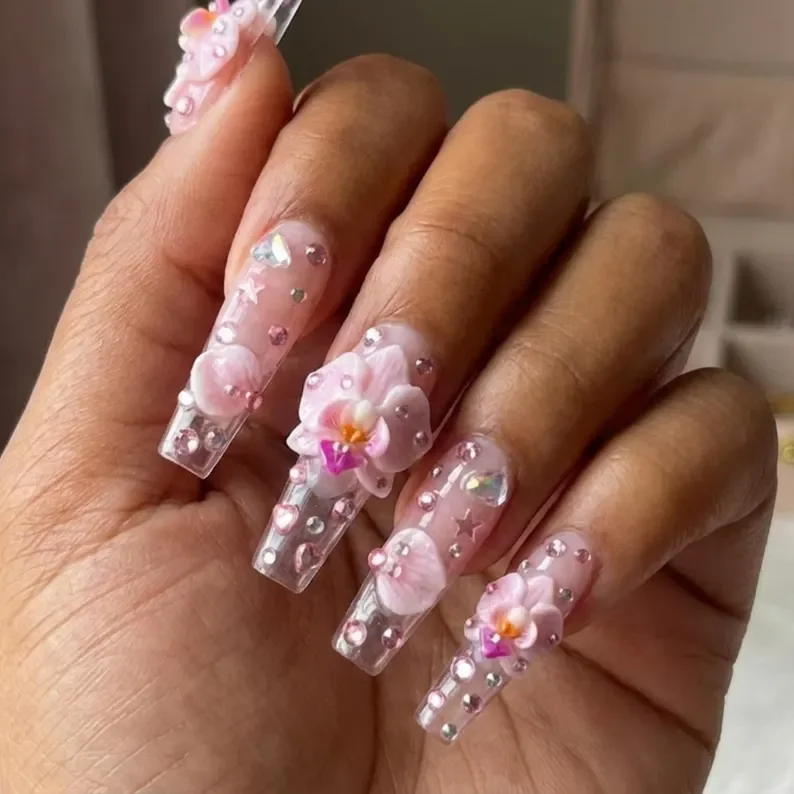 crystal heart design, 3D floral nails, press on nails, custom press on nails, fake nails, Nails Art, stained glass nails, gold press on nails, 3d press on nails, luxury press on nails, handmade press on nails