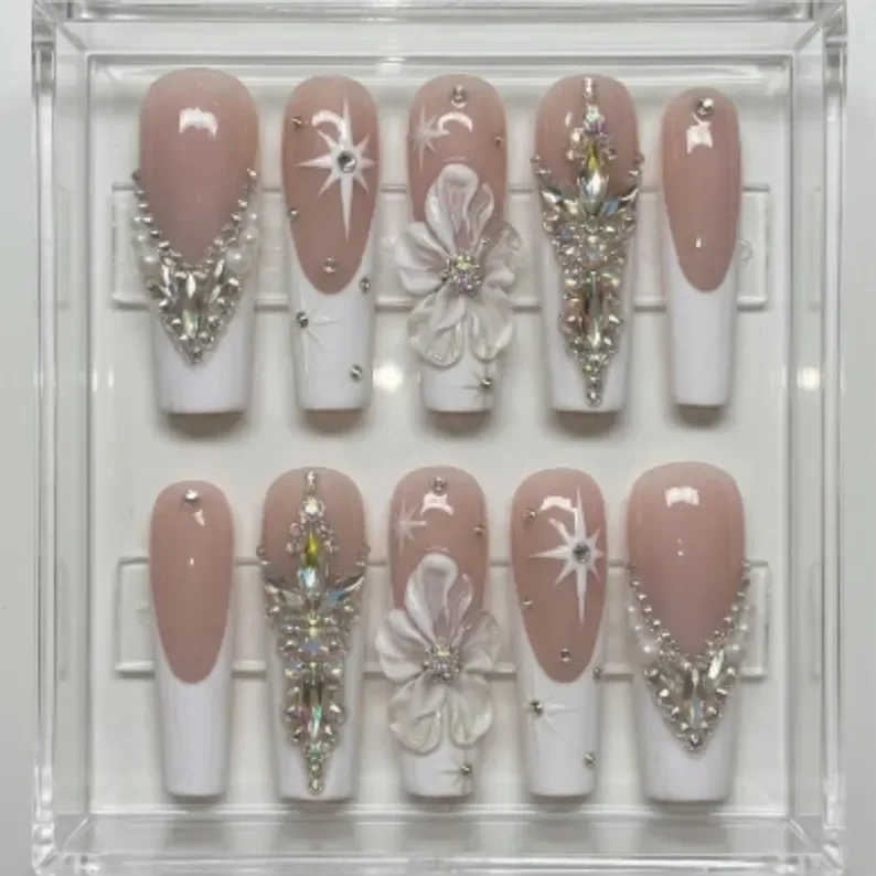 luxury 3D sculpted nails, press on nails, custom press on nails, fake nails, Nails Art, stained glass nails, gold press on nails, 3d press on nails, luxury press on nails, handmade press on nails