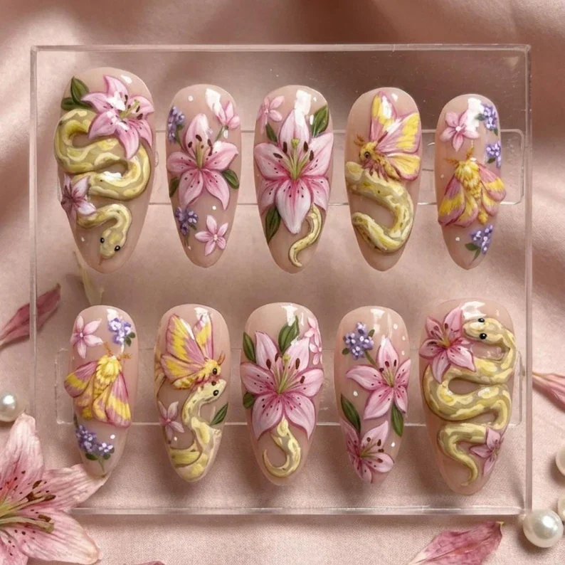 press on nails, custom press on nails, fake nails, Nails Art, stained glass nails, gold press on nails, 3d press on nails, luxury press on nails, handmade press on nails