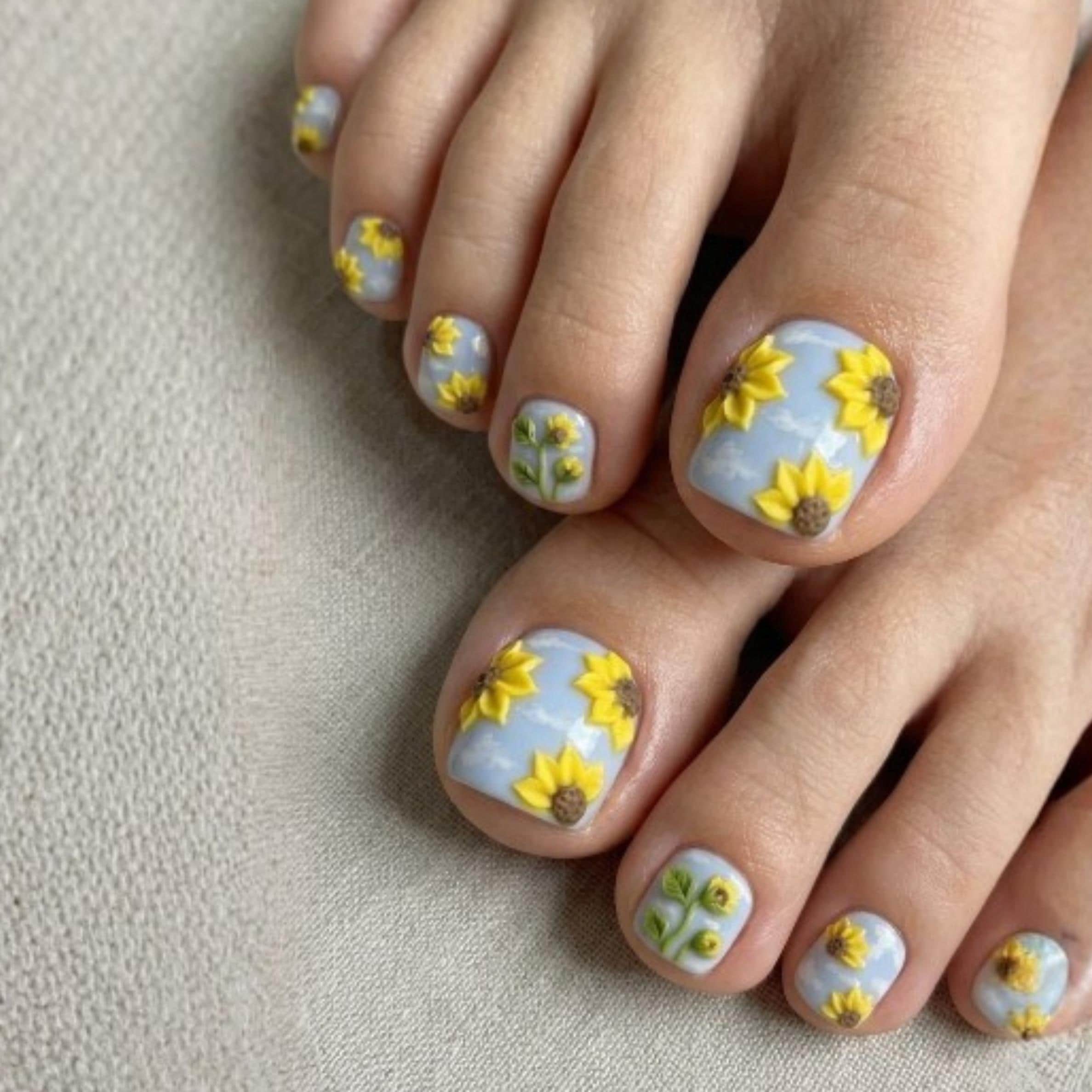 sunflower press, press on toes, press on nails, custom press on nails, fake nails, Nails Art, stained glass nails, gold press on nails, 3d press on nails, luxury press on nails, handmade press on nails