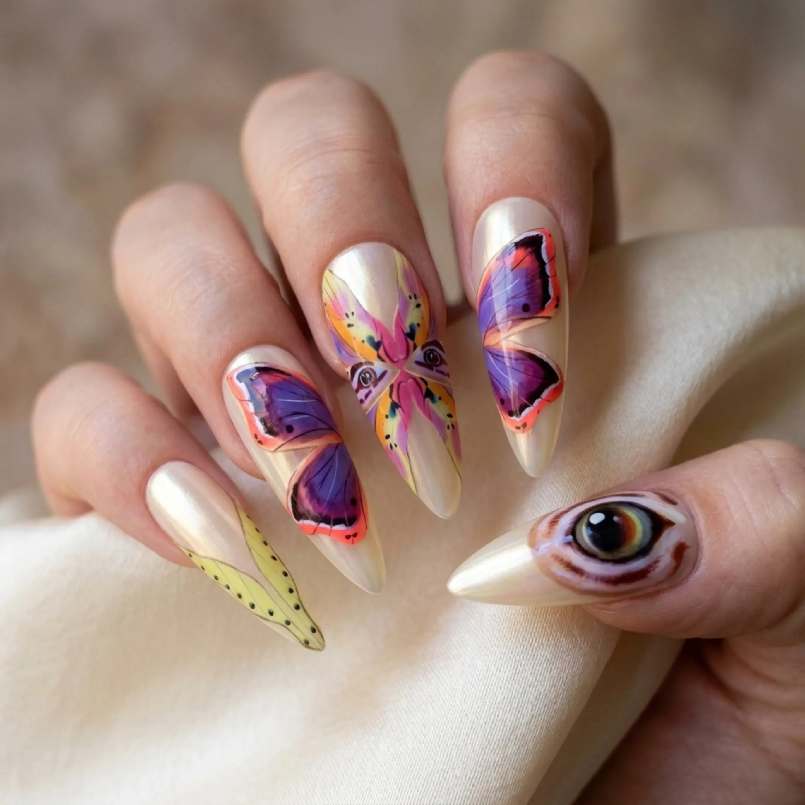 press on nails, custom press on nails, fake nails, Nails Art, stained glass nails, gold press on nails, 3d press on nails, luxury press on nails, handmade press on nails