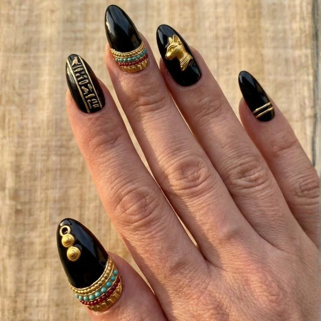 press on nails, custom press on nails, fake nails, Nails Art, stained glass nails, gold press on nails, 3d press on nails, luxury press on nails, handmade press on nails