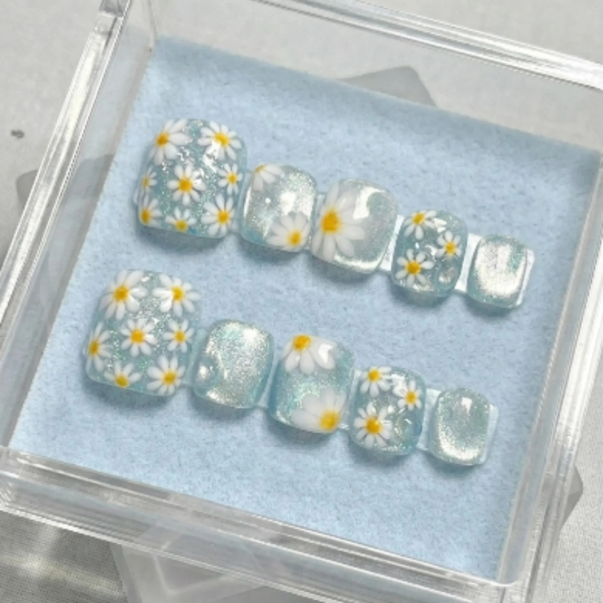 luxury pedicure, blue skies daisies, press on nails, custom press on nails, fake nails, Nails Art, stained glass nails, gold press on nails, 3d press on nails, luxury press on nails, handmade press on nails