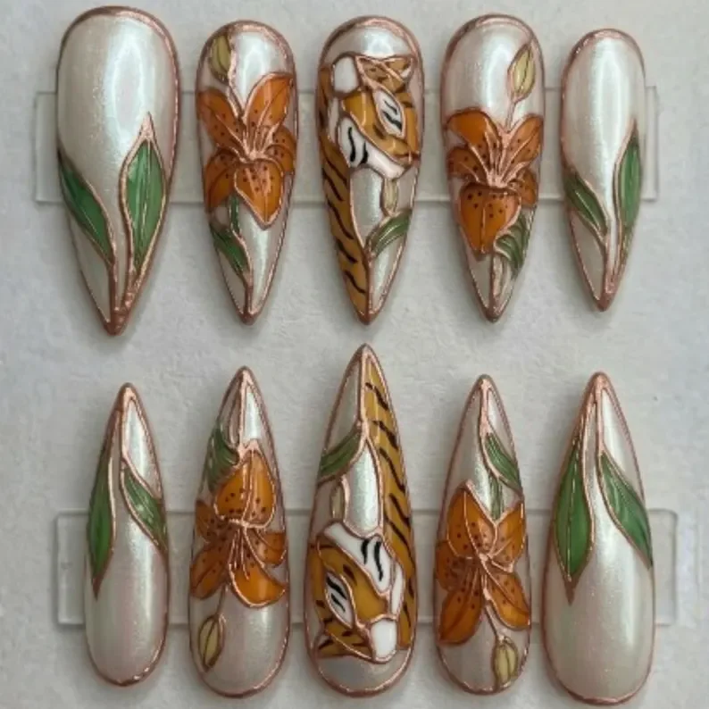 3D rose gold, rose gold chrome, press on nails, custom press on nails, fake nails, Nails Art, stained glass nails, gold press on nails, 3d press on nails, luxury press on nails, handmade press on nails