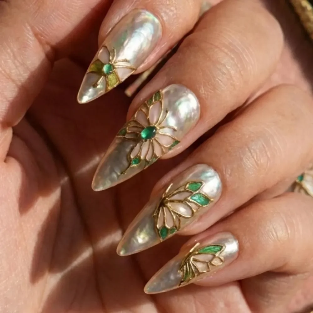 press on nails, custom press on nails, fake nails, Nails Art, stained glass nails, gold press on nails, 3d press on nails, luxury press on nails, handmade press on nails