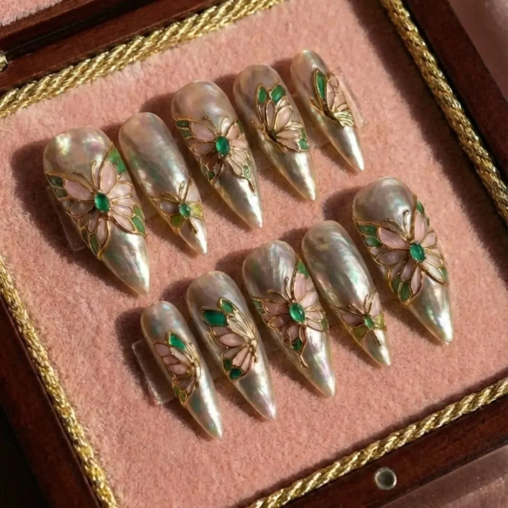 press on nails, custom press on nails, fake nails, Nails Art, stained glass nails, gold press on nails, 3d press on nails, luxury press on nails, handmade press on nails