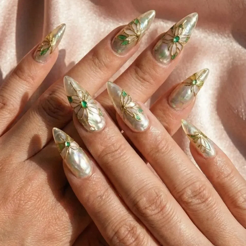 press on nails, custom press on nails, fake nails, Nails Art, stained glass nails, gold press on nails, 3d press on nails, luxury press on nails, handmade press on nails