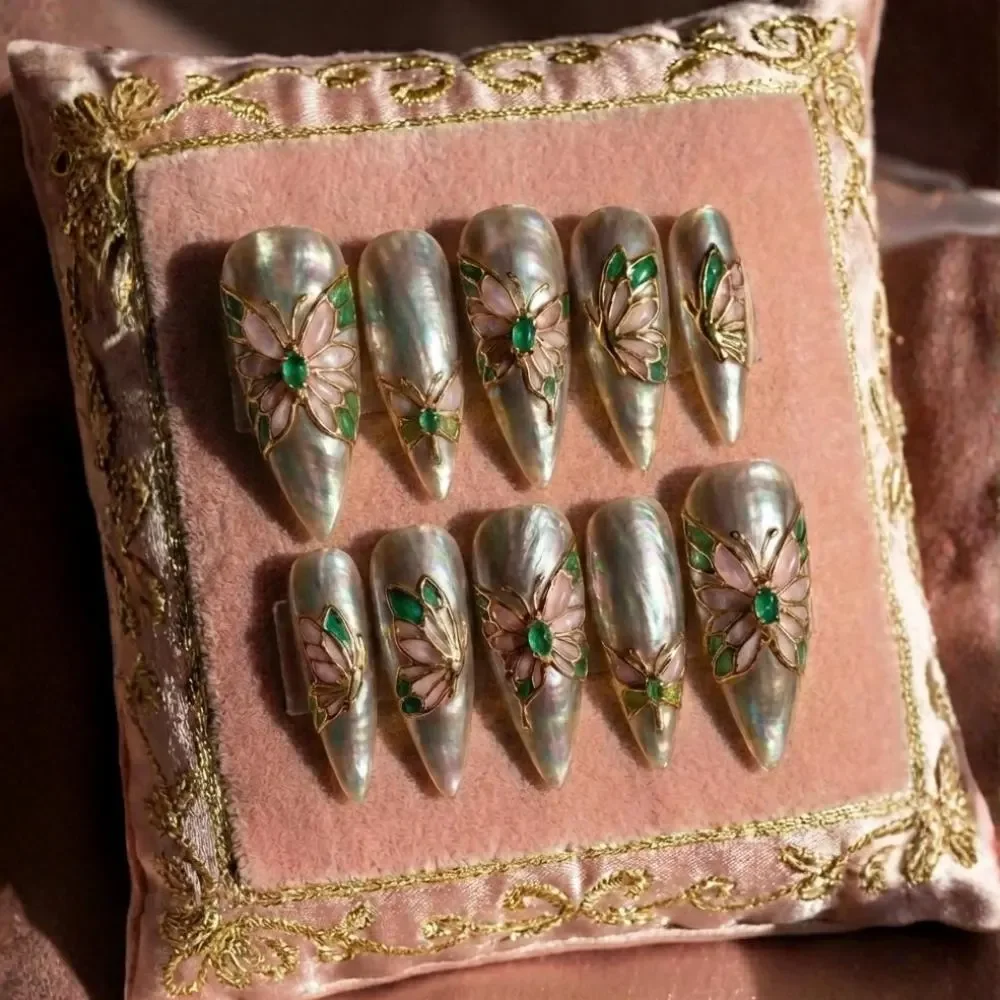 press on nails, custom press on nails, fake nails, Nails Art, stained glass nails, gold press on nails, 3d press on nails, luxury press on nails, handmade press on nails