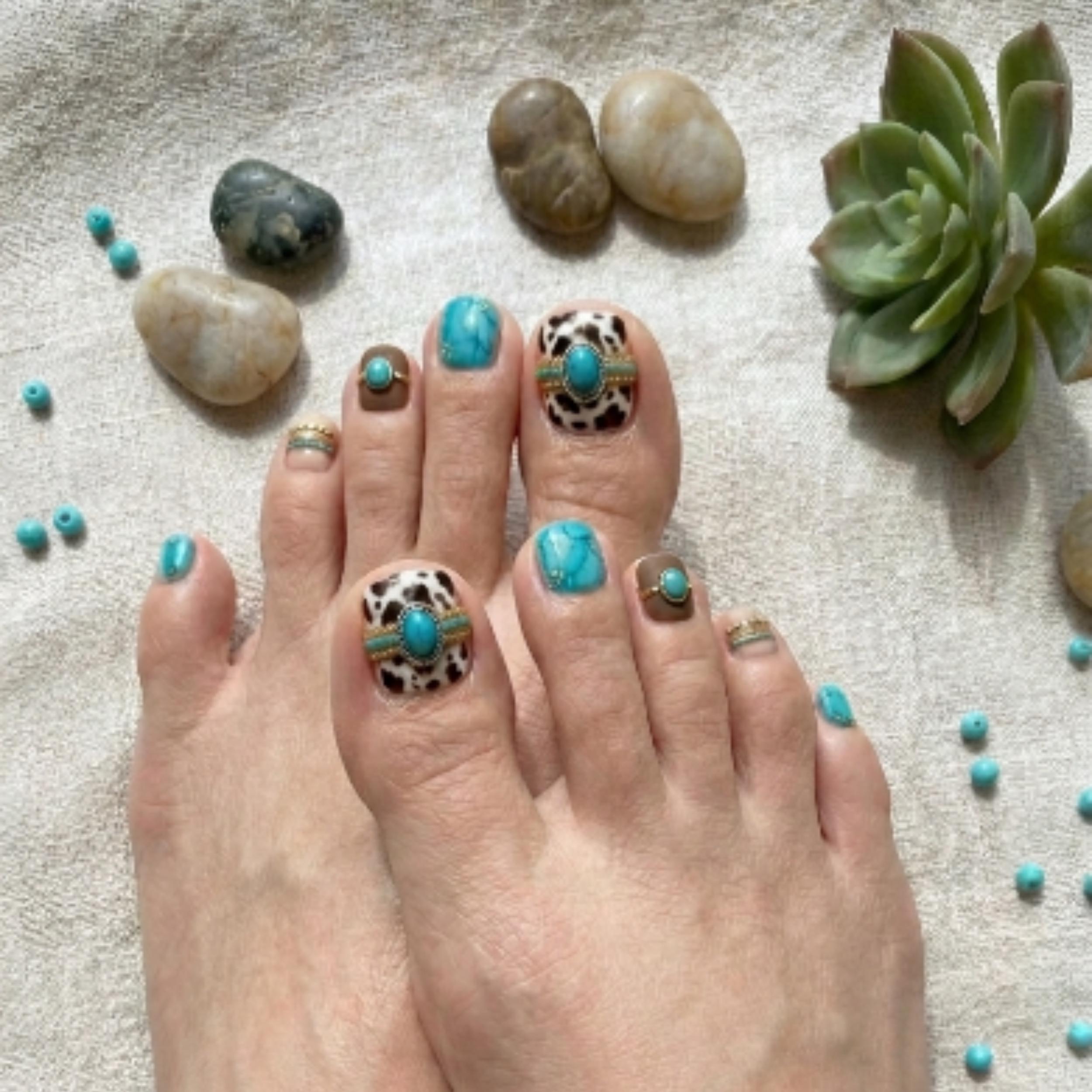 3D turquoise, cow print toes, press on nails, custom press on nails, fake nails, Nails Art, stained glass nails, gold press on nails, 3d press on nails, luxury press on nails, handmade press on nails