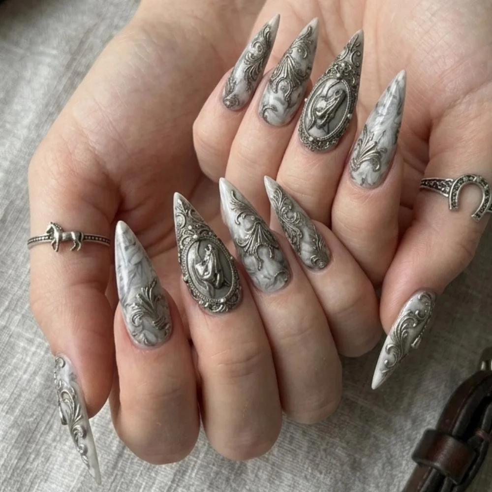 horseshoe nail art, reusable nail set, press on nails, custom press on nails, fake nails, Nails Art, stained glass nails, gold press on nails, 3d press on nails, luxury press on nails, handmade press on nails