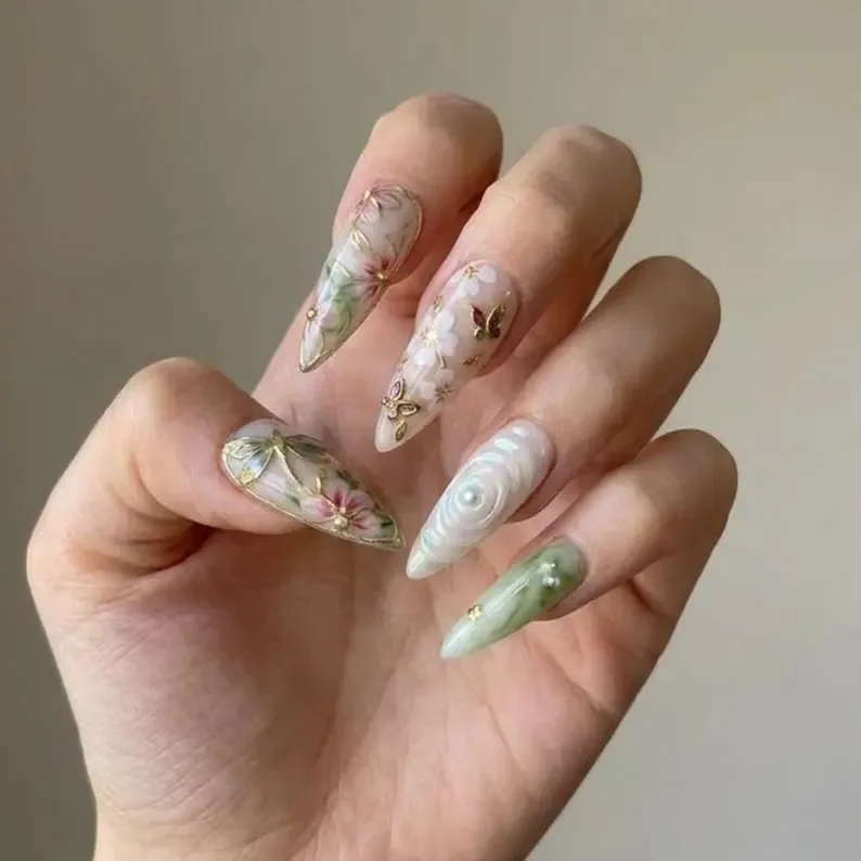 press on nails, custom press on nails, fake nails, Nails Art, stained glass nails, gold press on nails, 3d press on nails, luxury press on nails, handmade press on nails
