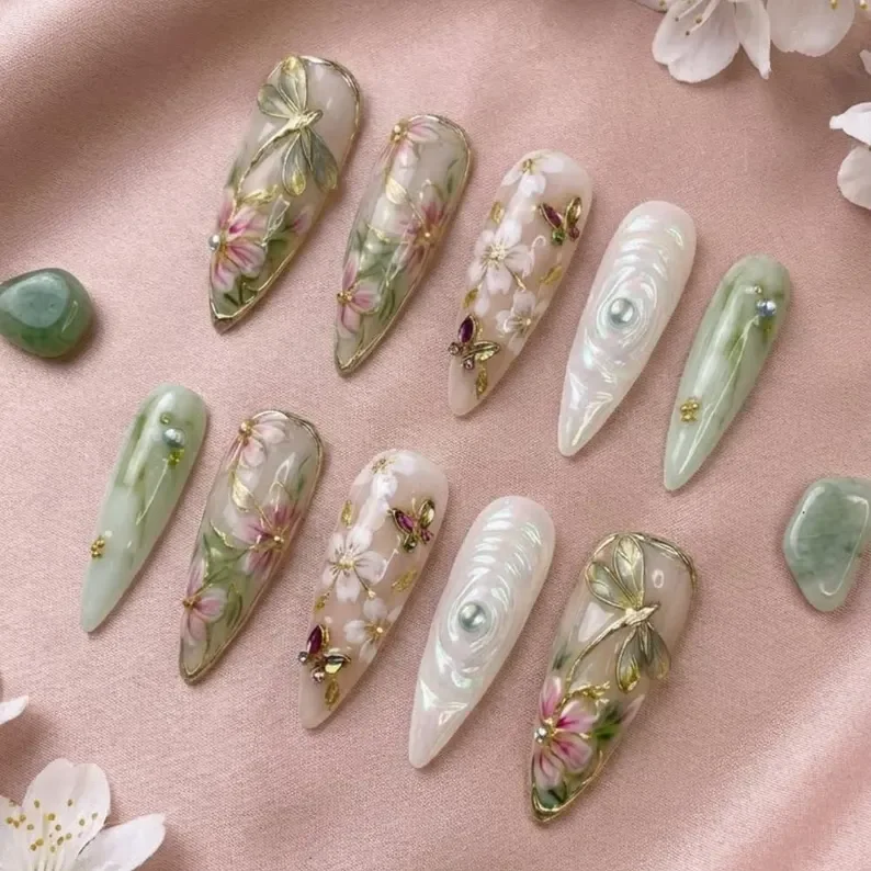 press on nails, custom press on nails, fake nails, Nails Art, stained glass nails, gold press on nails, 3d press on nails, luxury press on nails, handmade press on nails