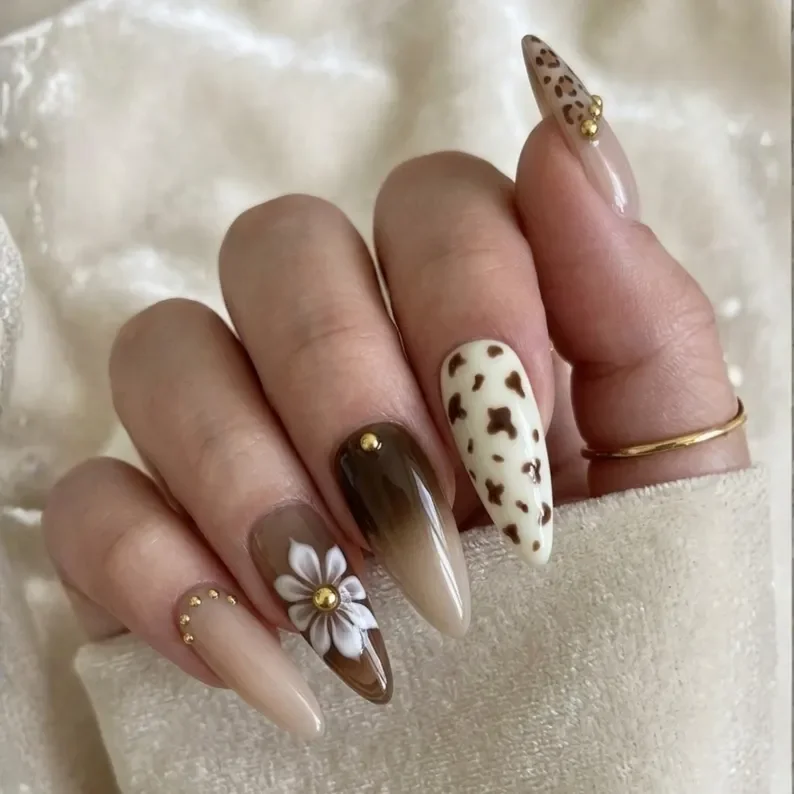 safari muse nails, muse nail art, press on nails, custom press on nails, fake nails, Nails Art, stained glass nails, gold press on nails, 3d press on nails, luxury press on nails, handmade press on nails